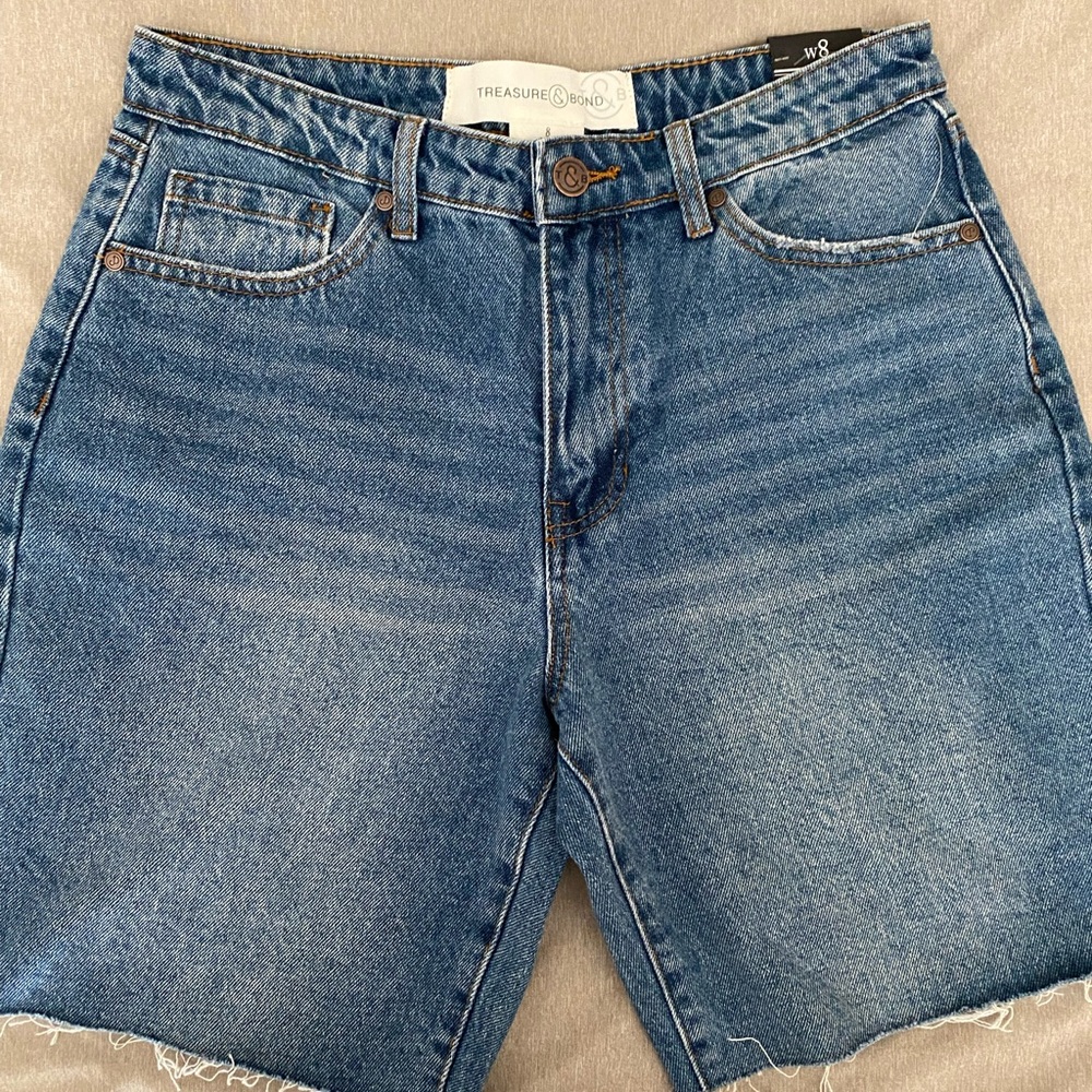 NWT Treasure & Bond Sz 8 High Rise Raw Hem Boyfriend Cutoff Faded Denim Shorts